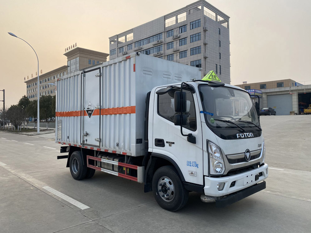 ballbet贝博艾弗森牌CSC5088XFWB6腐蚀性物品厢式运输车