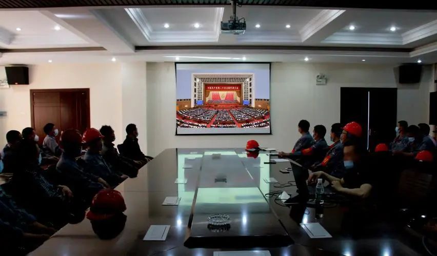 学习二十大、永远跟党走、奋进新征程！ballbet贝博艾弗森集团组织全体