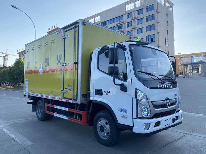 ballbet贝博艾弗森牌CSC5048XZWB6型杂项危险物品厢式运输车
